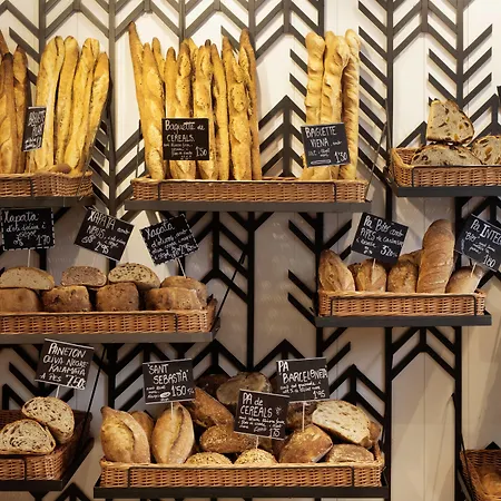 فندق أي سي فيكتوريا سويتس، لايف ستايل ماريوت