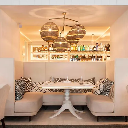 أي سي فيكتوريا سويتس، لايف ستايل ماريوت فندق 4*