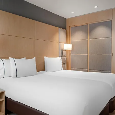 Hotel Ac Victoria By Marriott 4*