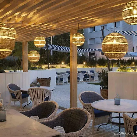 أي سي فيكتوريا سويتس، لايف ستايل ماريوت فندق 4*