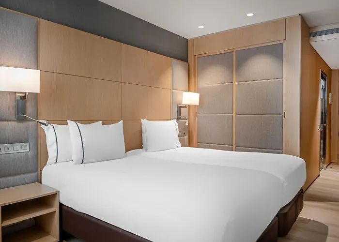 Hotel Ac Victoria By Marriott 4*